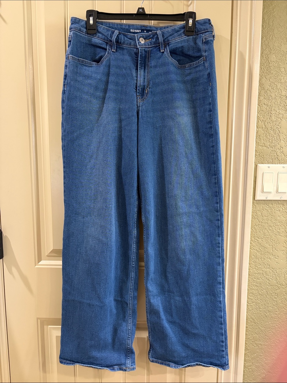 Women’s Wide Leg Jeans by Old Navy Brand. EUC!
